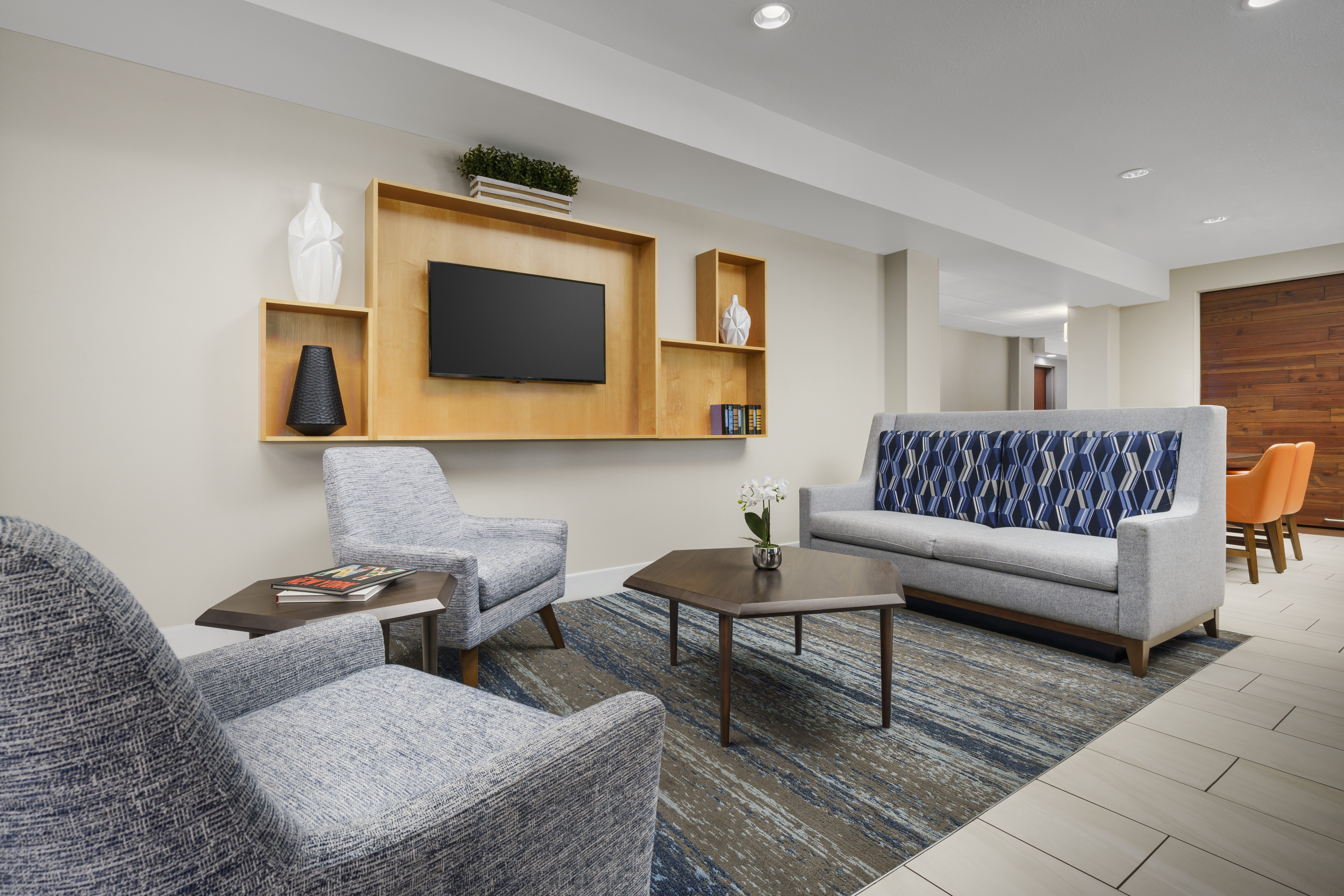 Holiday Inn Express Irondequoit 36/65