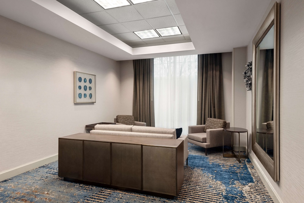 Embassy Suites by Hilton Columbus Dublin 8/55