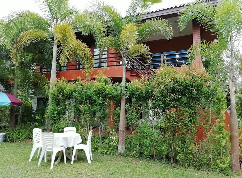 Lanta Wanida Resort 40/50