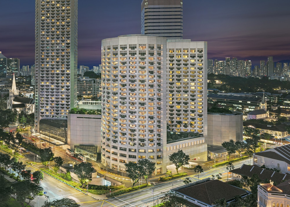 Fairmont Singapore 1/50