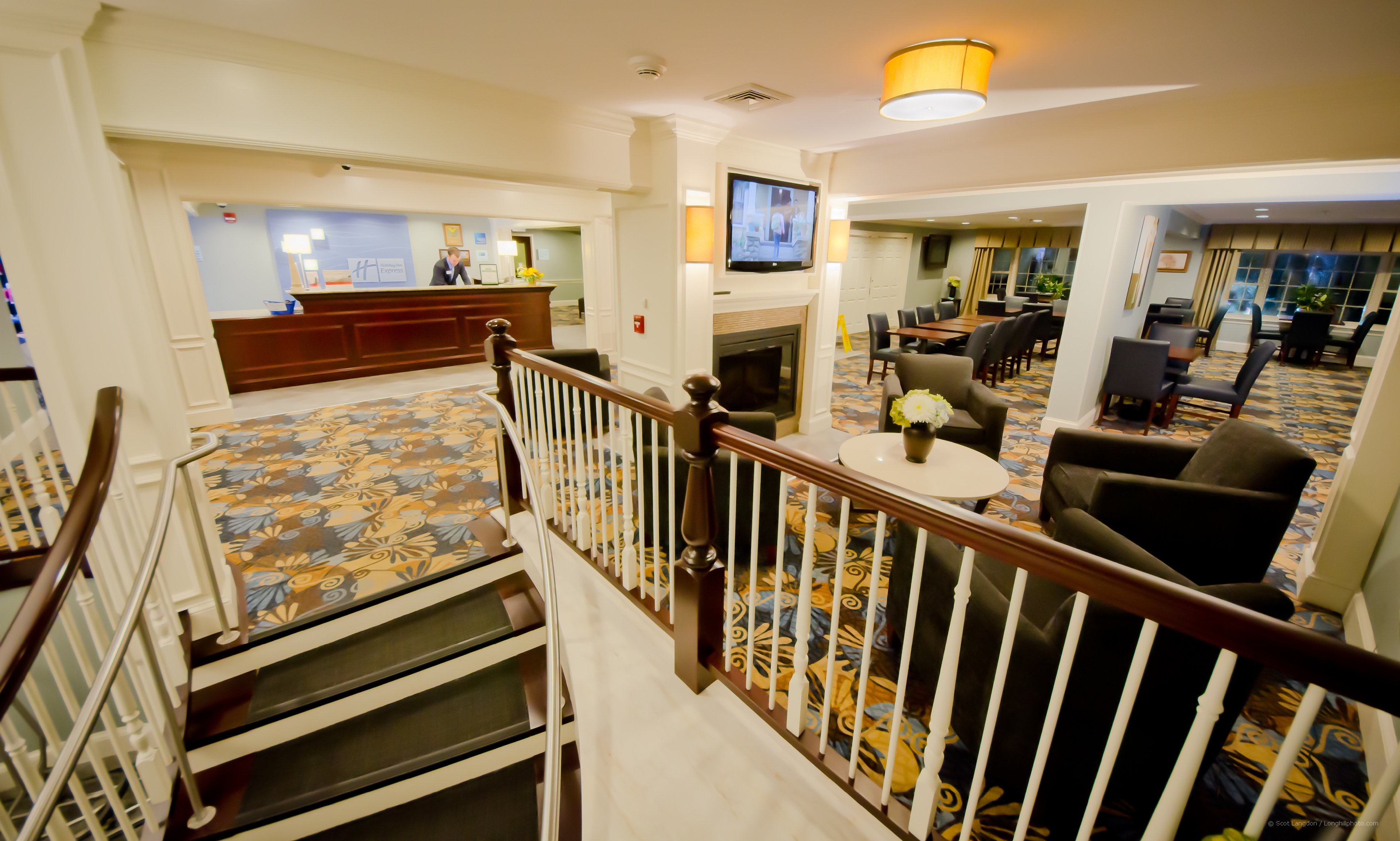 Holiday Inn Express Suites Merrimack 2/55