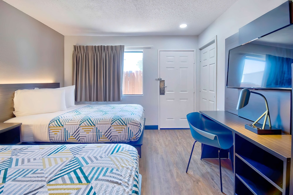 Motel6 Vallejo, CA - Six Flags West 17/64