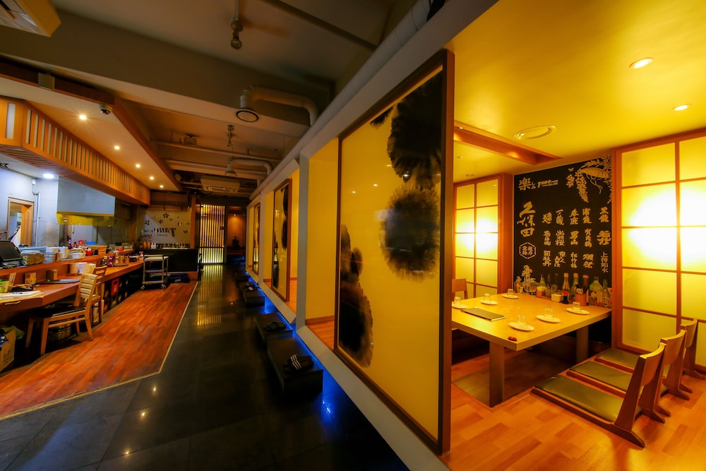 Hotel Food & Tour 6/50