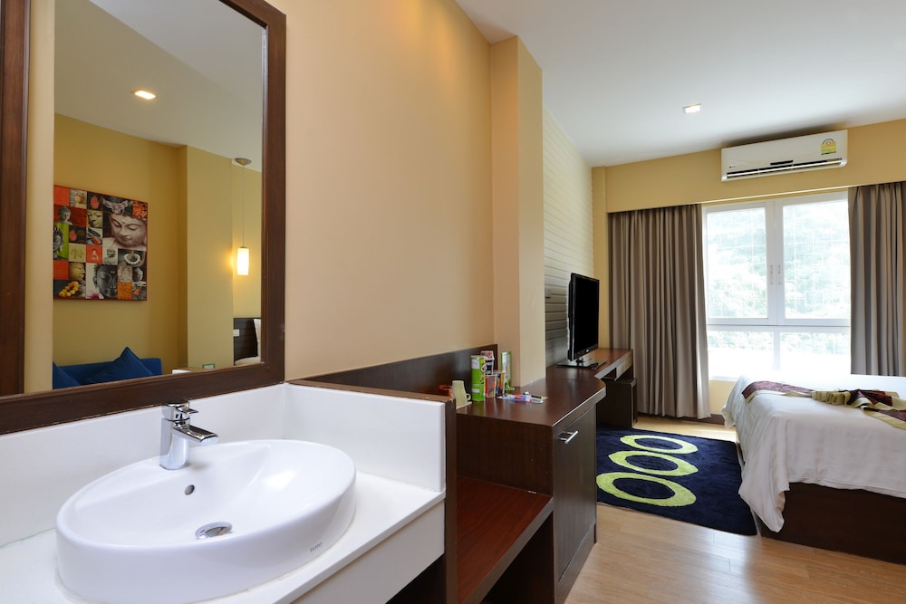iCheck inn Gems Silom 42/45