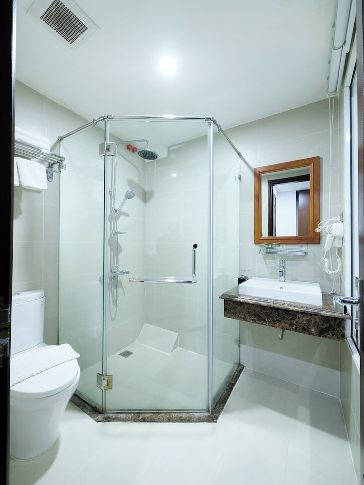 New Century Hotel Cau Giay 49/50