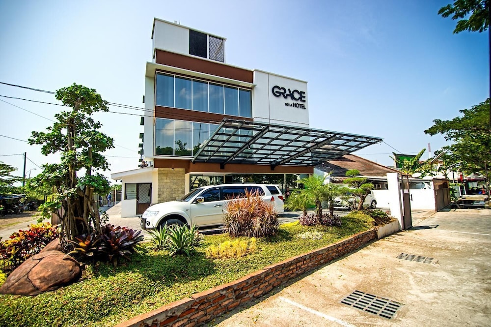 Grace Setia Hotel 1/45