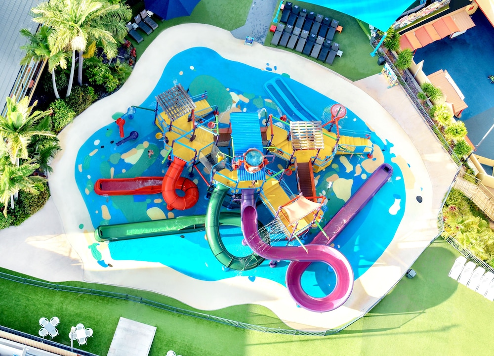 Paradise Resort Gold Coast 64/68
