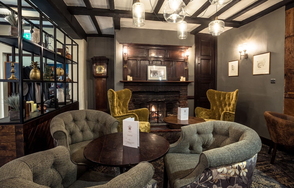 CBH The Feathers Hotel & Restaurant 58/85