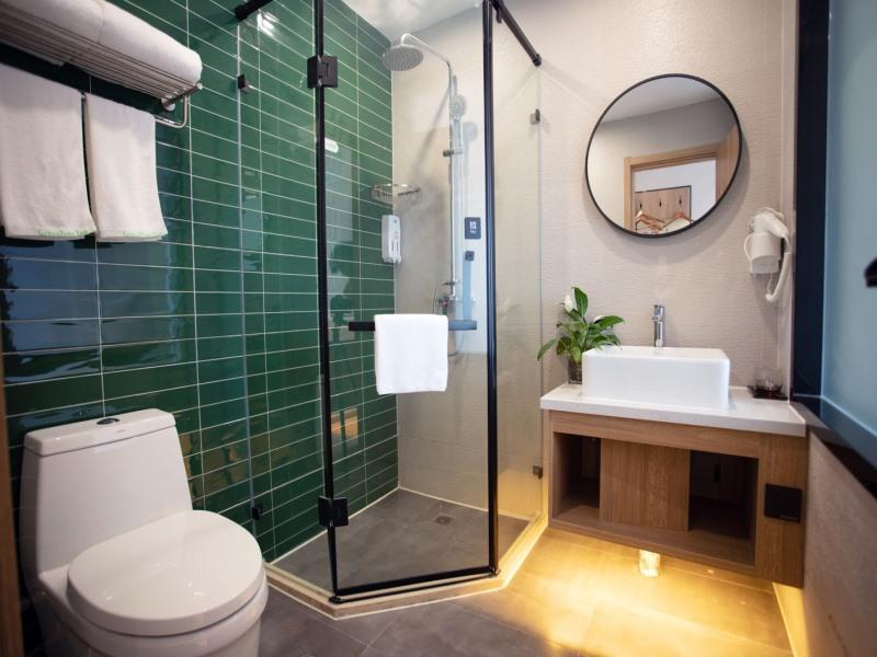 GreenTree Inn Express Shanghai Pudong Lingang New City Yunhan Road 16/17