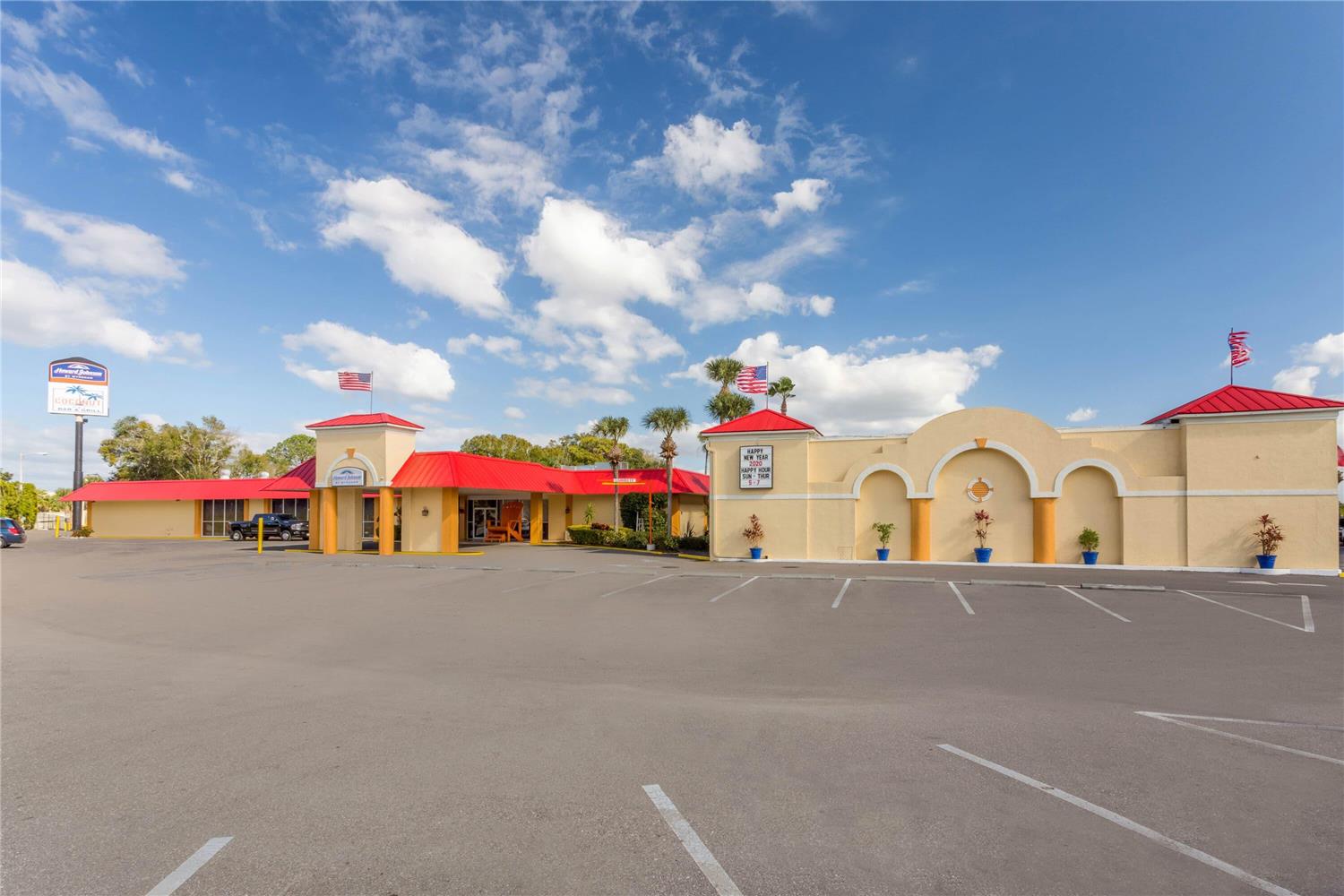 Howard Johnson by Wyndham Lakeland 18/23