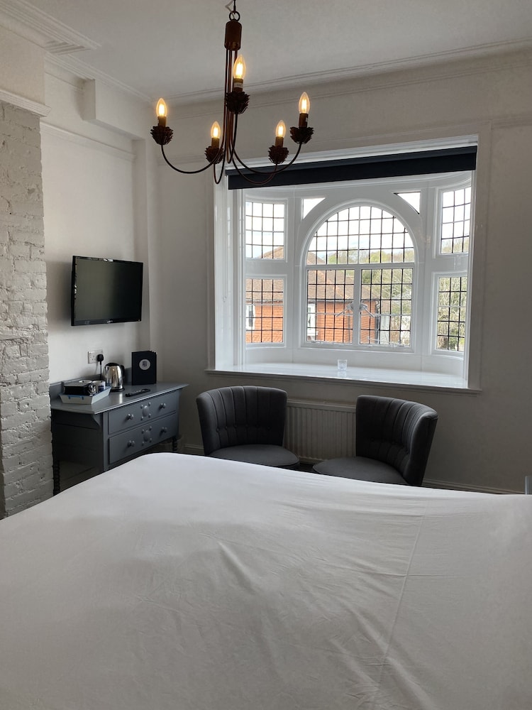 Castle Hotel 17/50