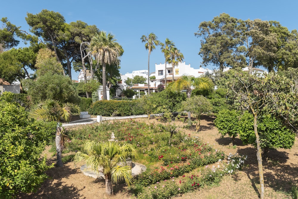 APARTAMENTOS CORTIJO FONTANILLA 16/25