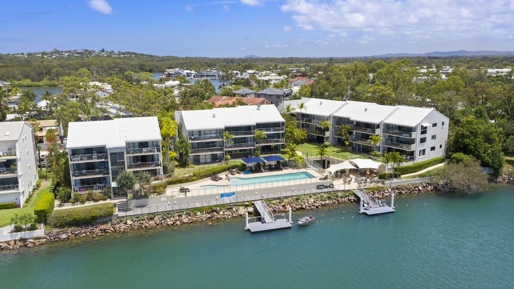 NOOSA SHORES RESORT 67/70