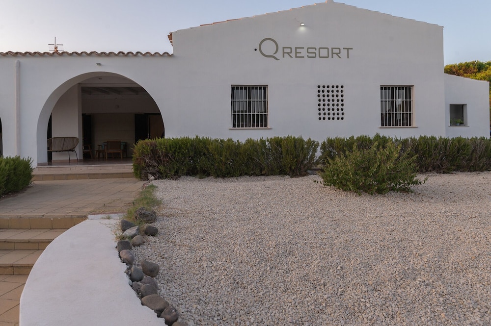 Q Resort Hotel 57/63