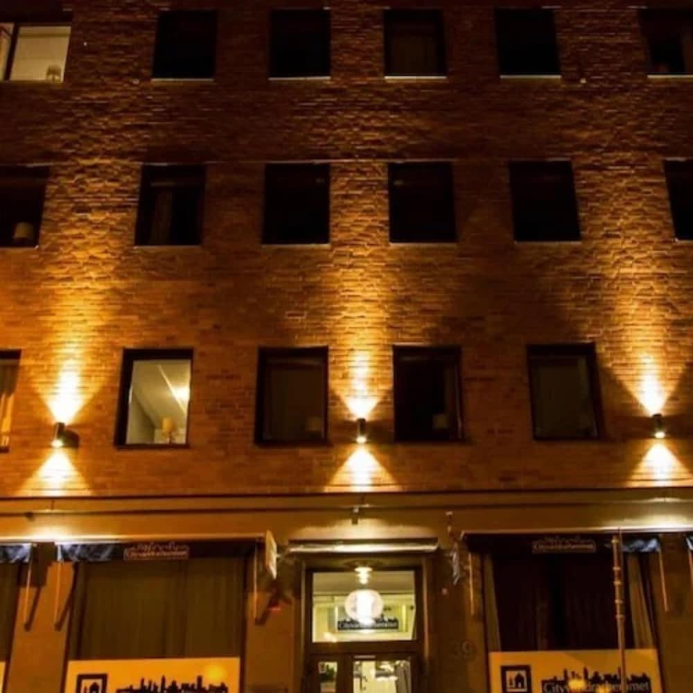 Dream - Luxury Hostel 1/42