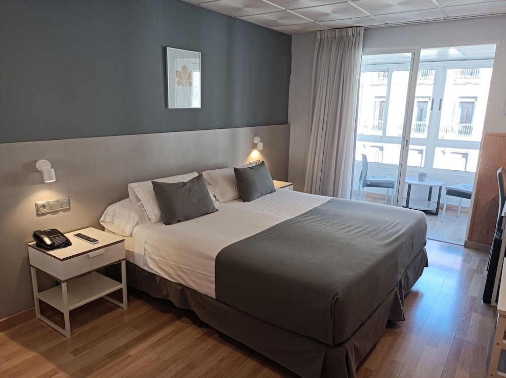 Hotel Mendez Nunez 13/49