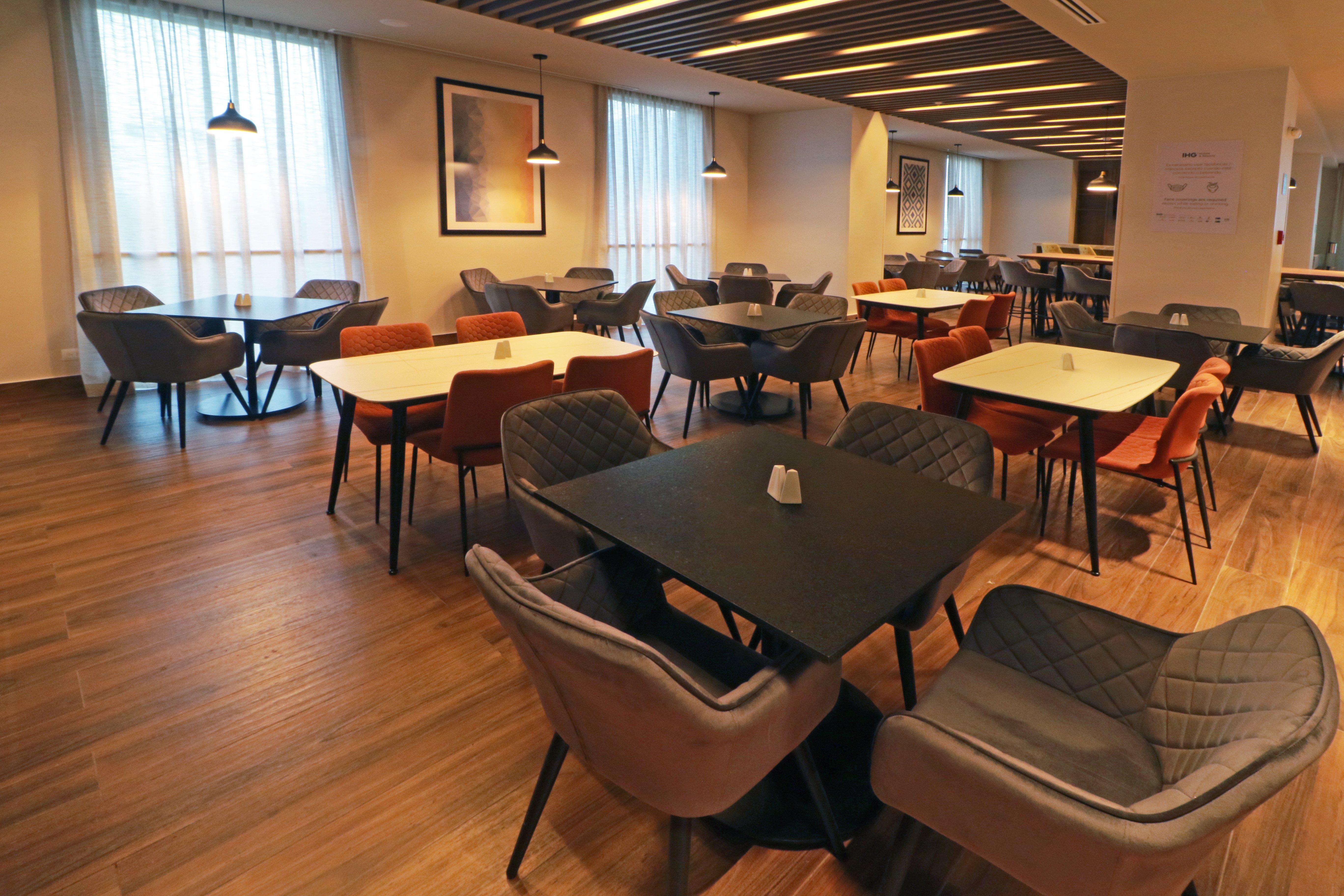 Holiday Inn Express Monterrey Fundidora 53/74