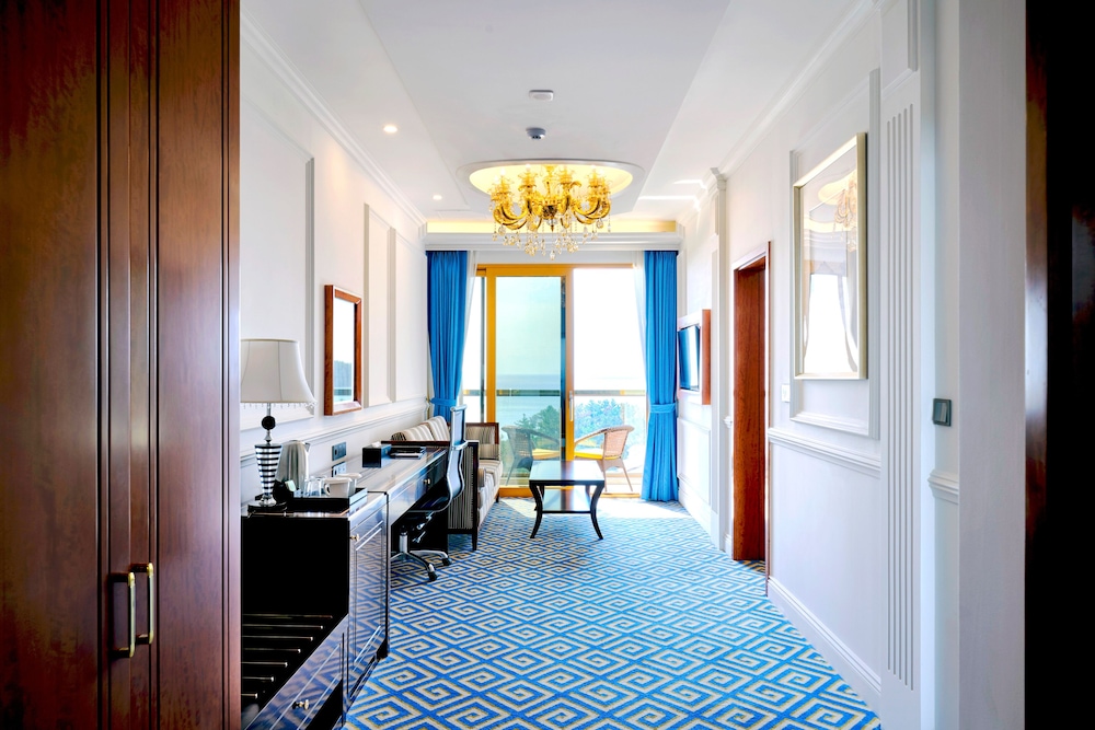 Goldone Hotel And Suites 52/72