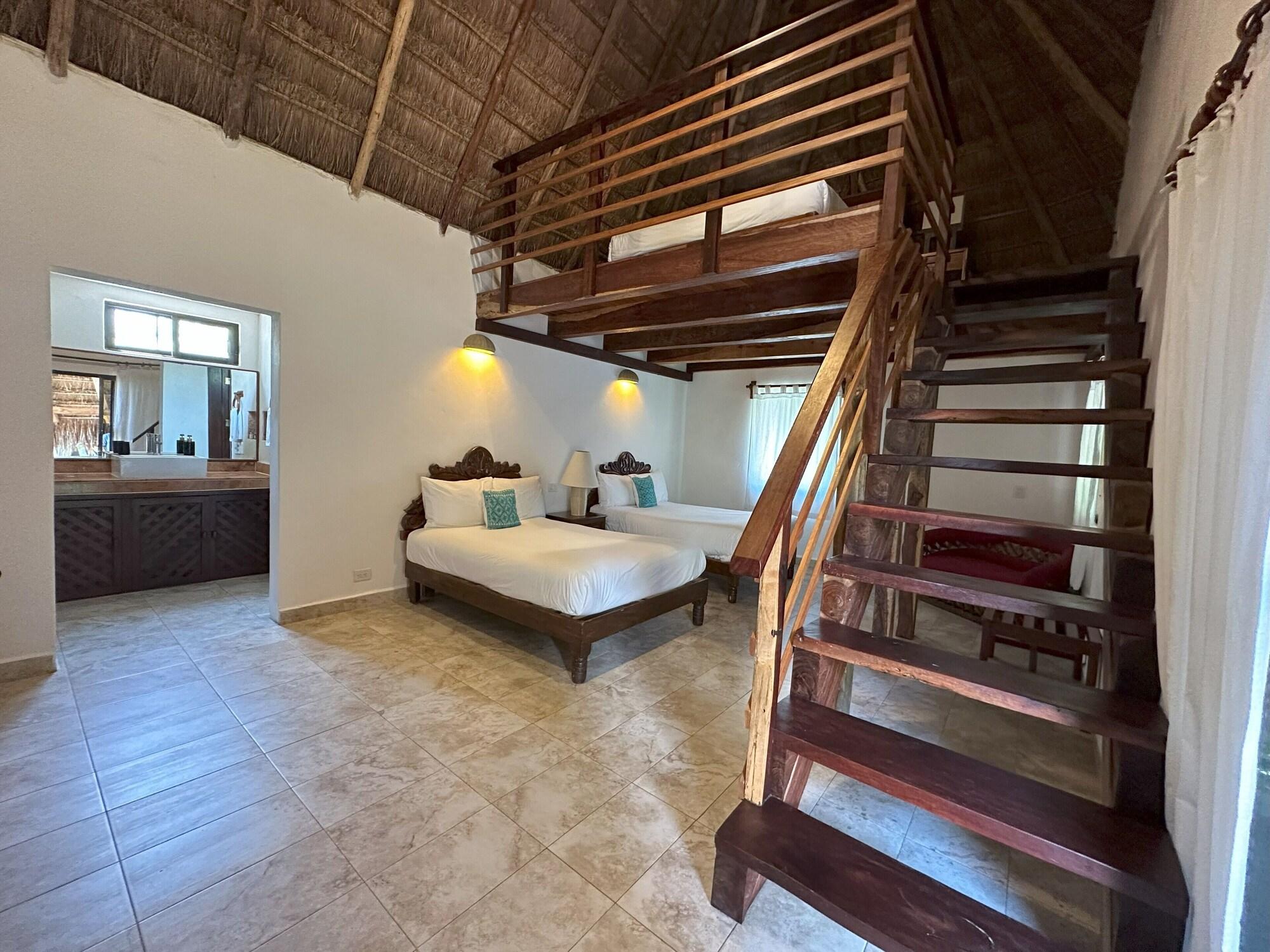 Pool Side Suite (2+2)