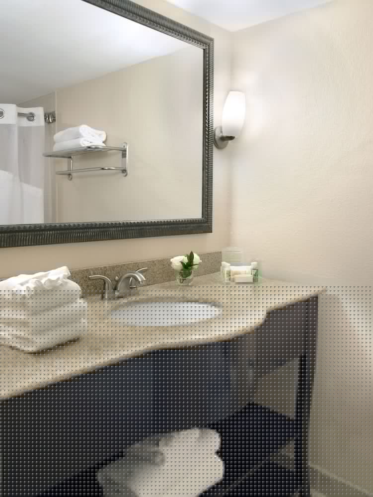 Holiday Inn Miami Beach Oceanfront Hotel 53/71