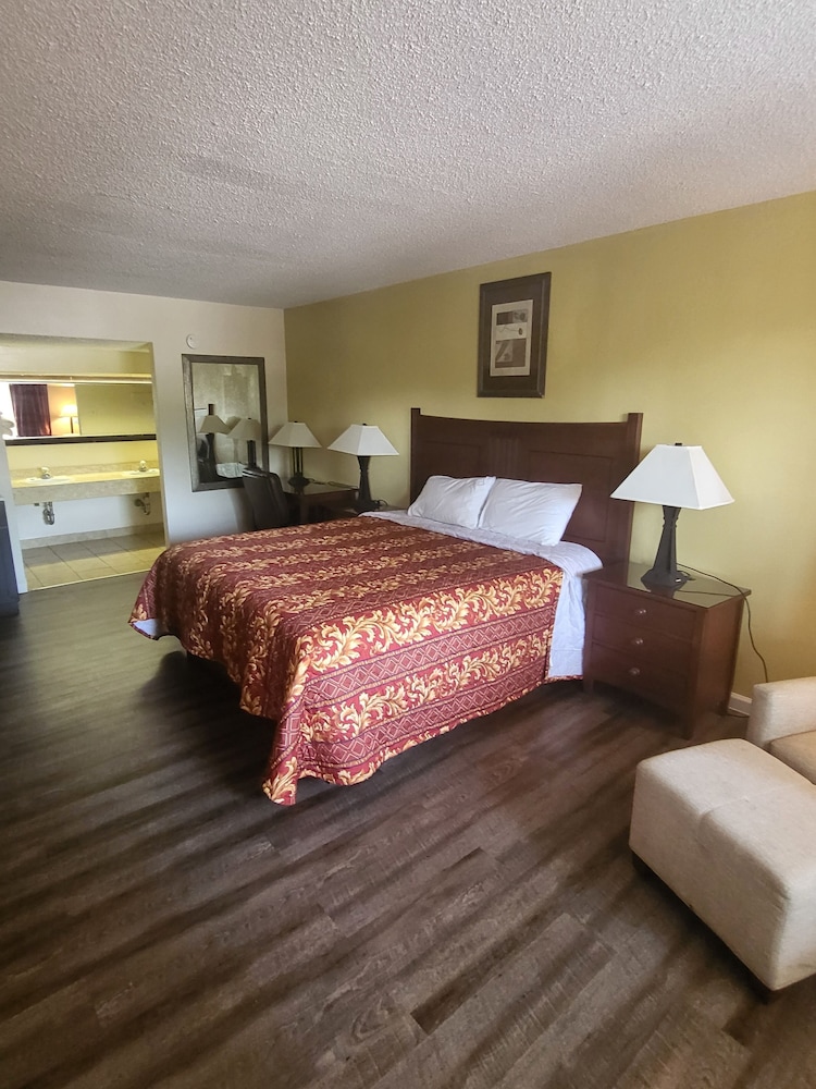 America's Inn 7/22