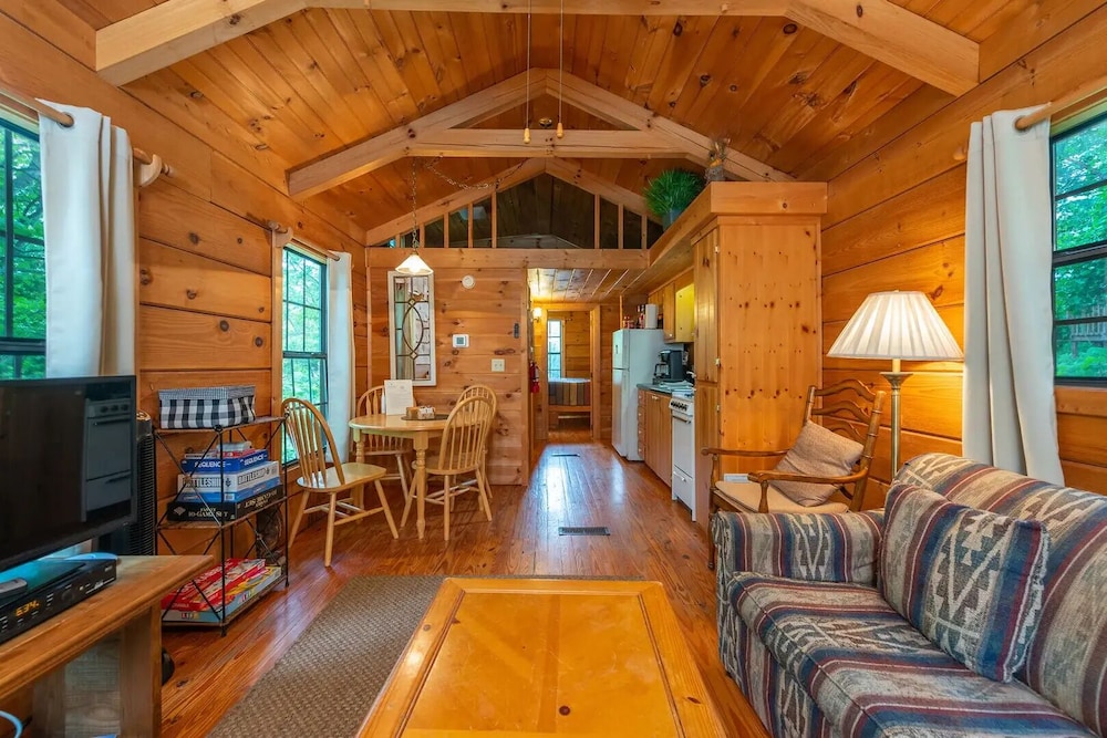 Engadine Inn & Cabins 25/50