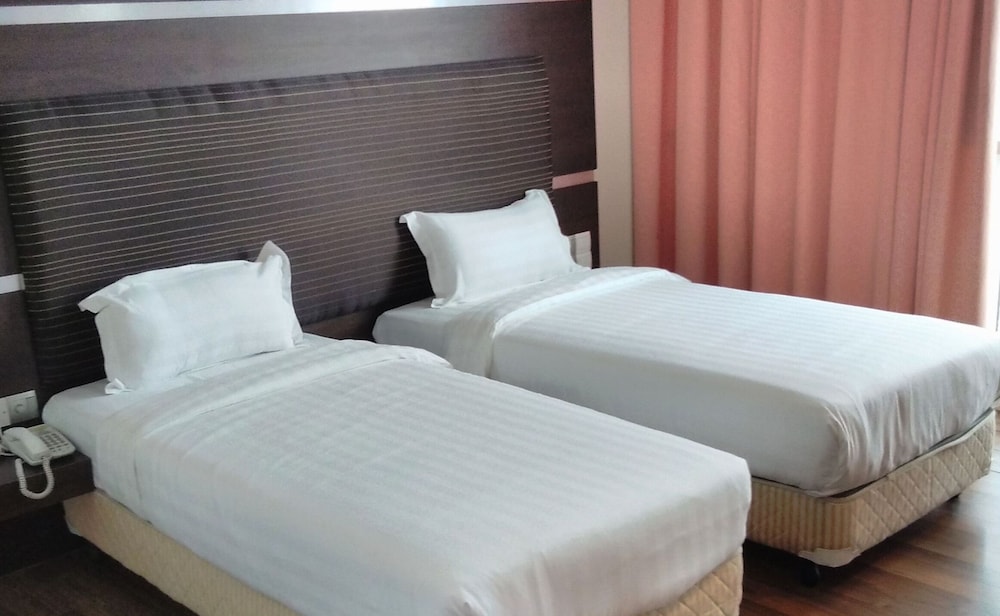 Courtyard Hotel At 1borneo 13/59