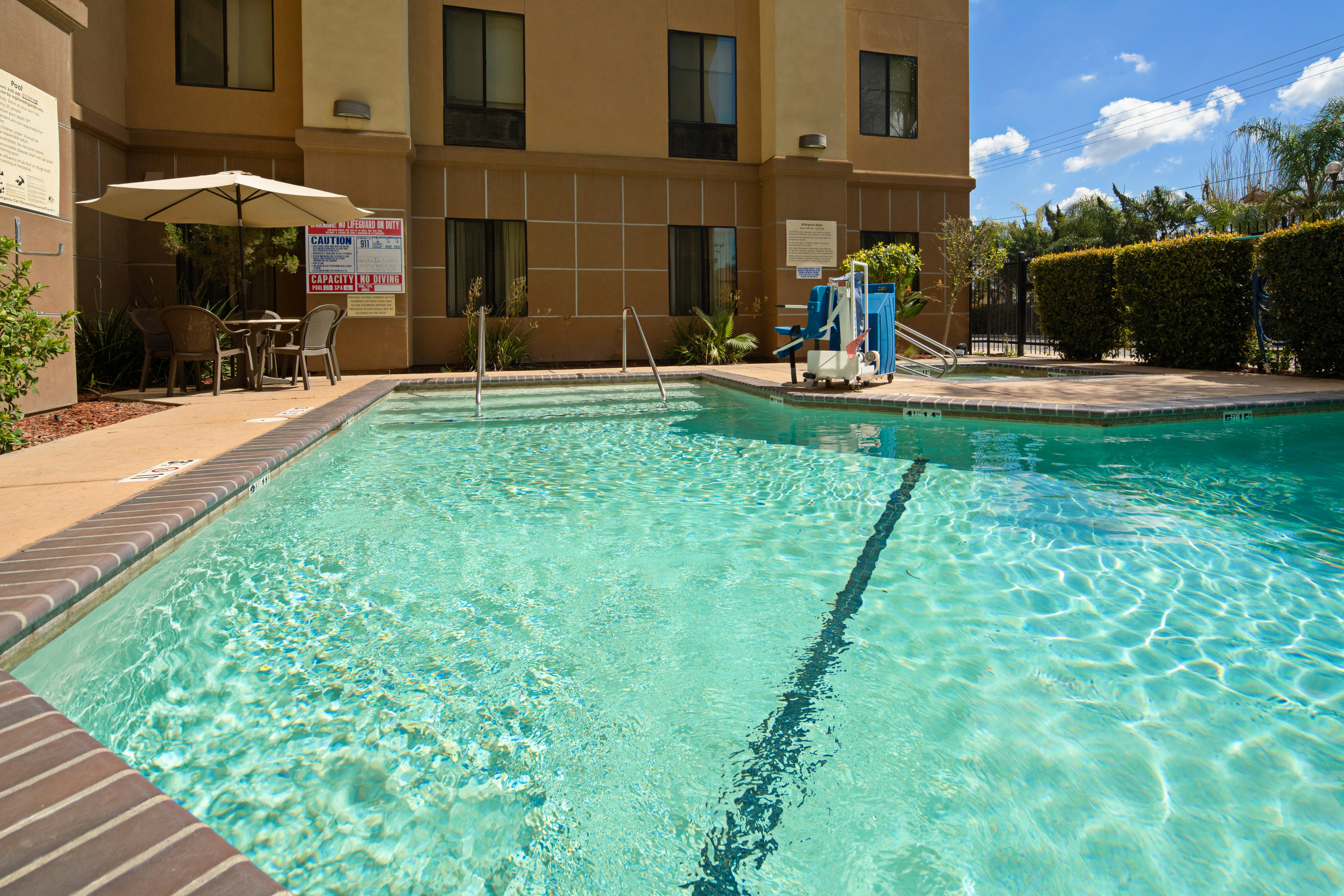 Hampton Inn Visalia 47/47