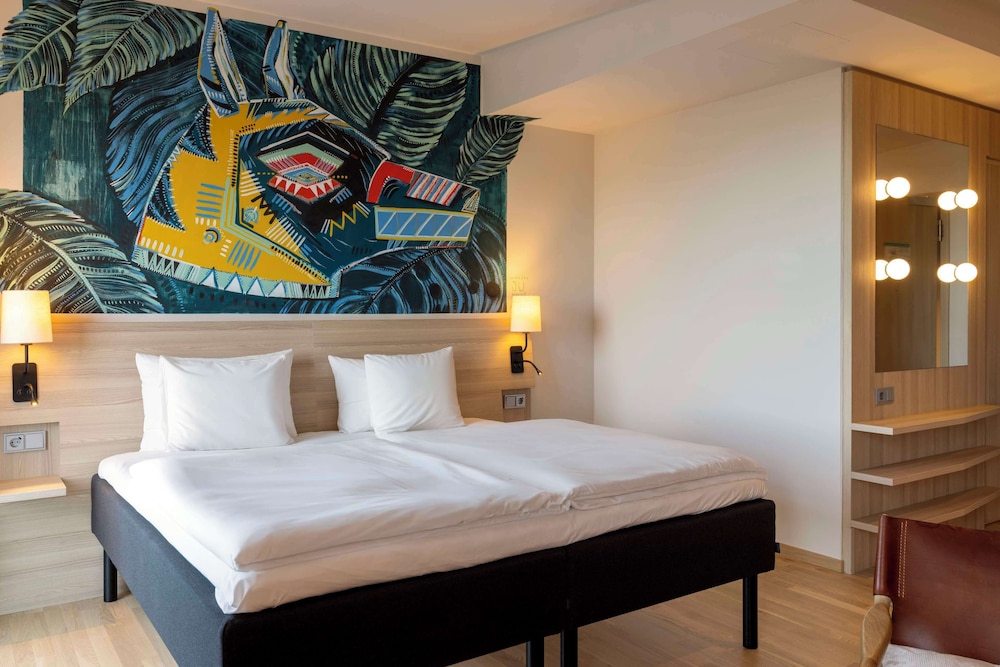 Junior Suite, Club Lounge Access
