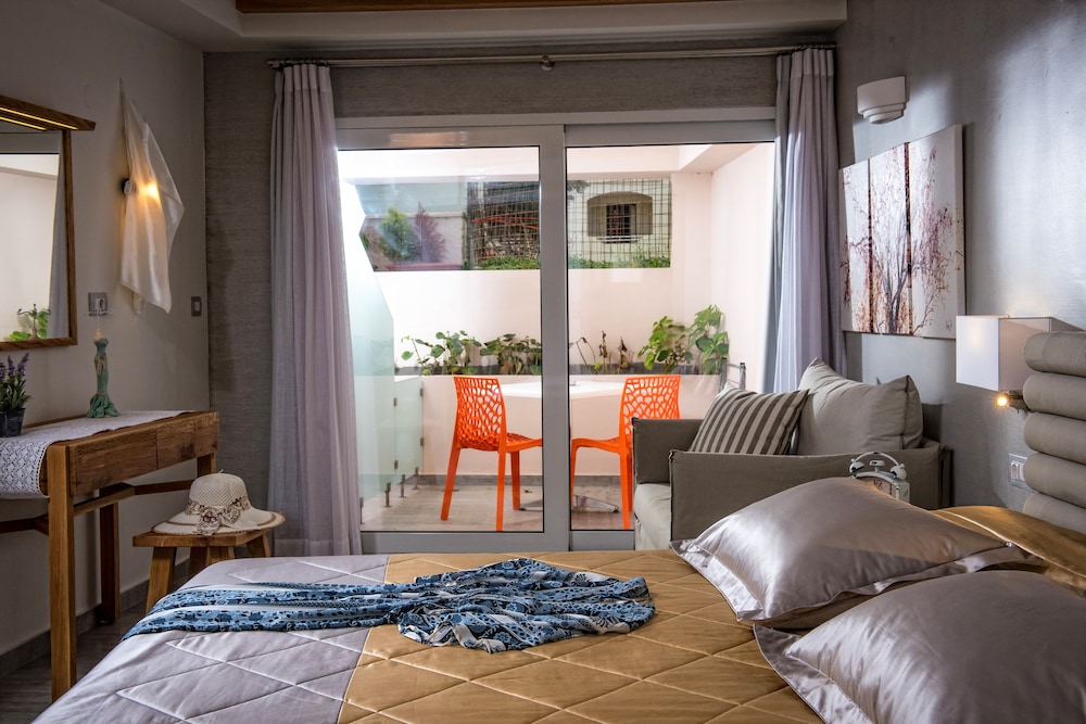 Omiros Boutique Hotel 43/59