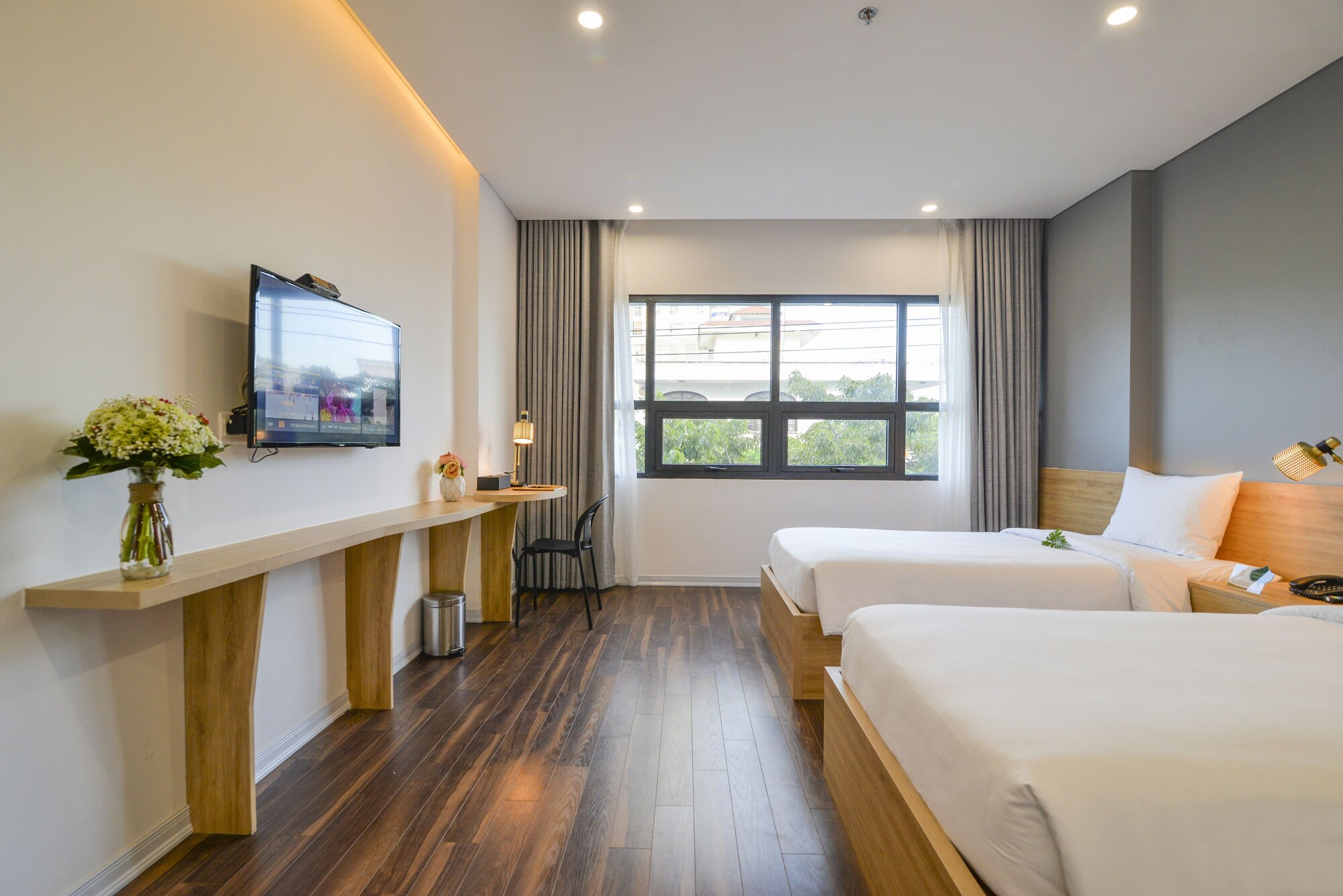 DELUXE, TWIN BEDS