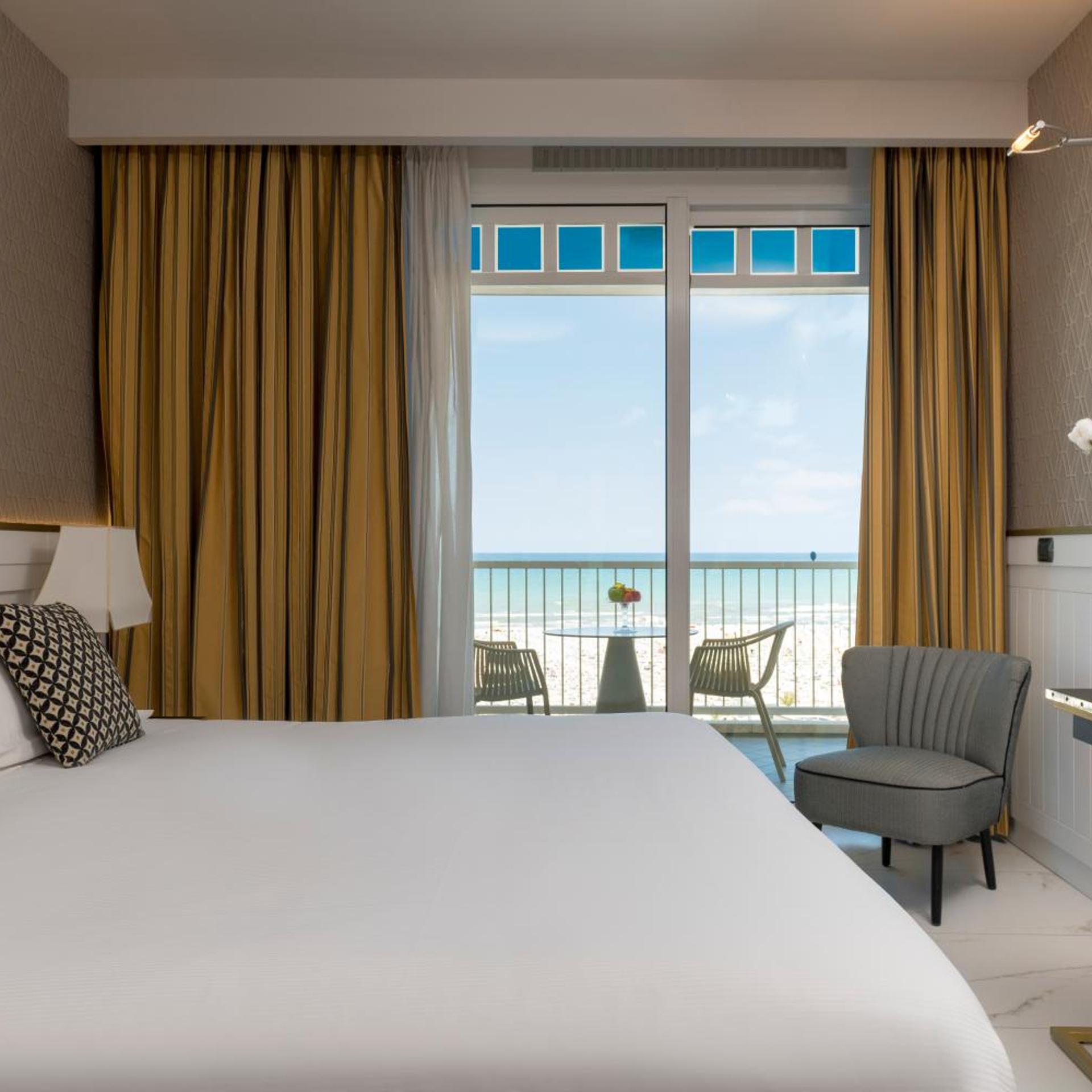 غرفة ثلاثية بإطلالة على البحر
