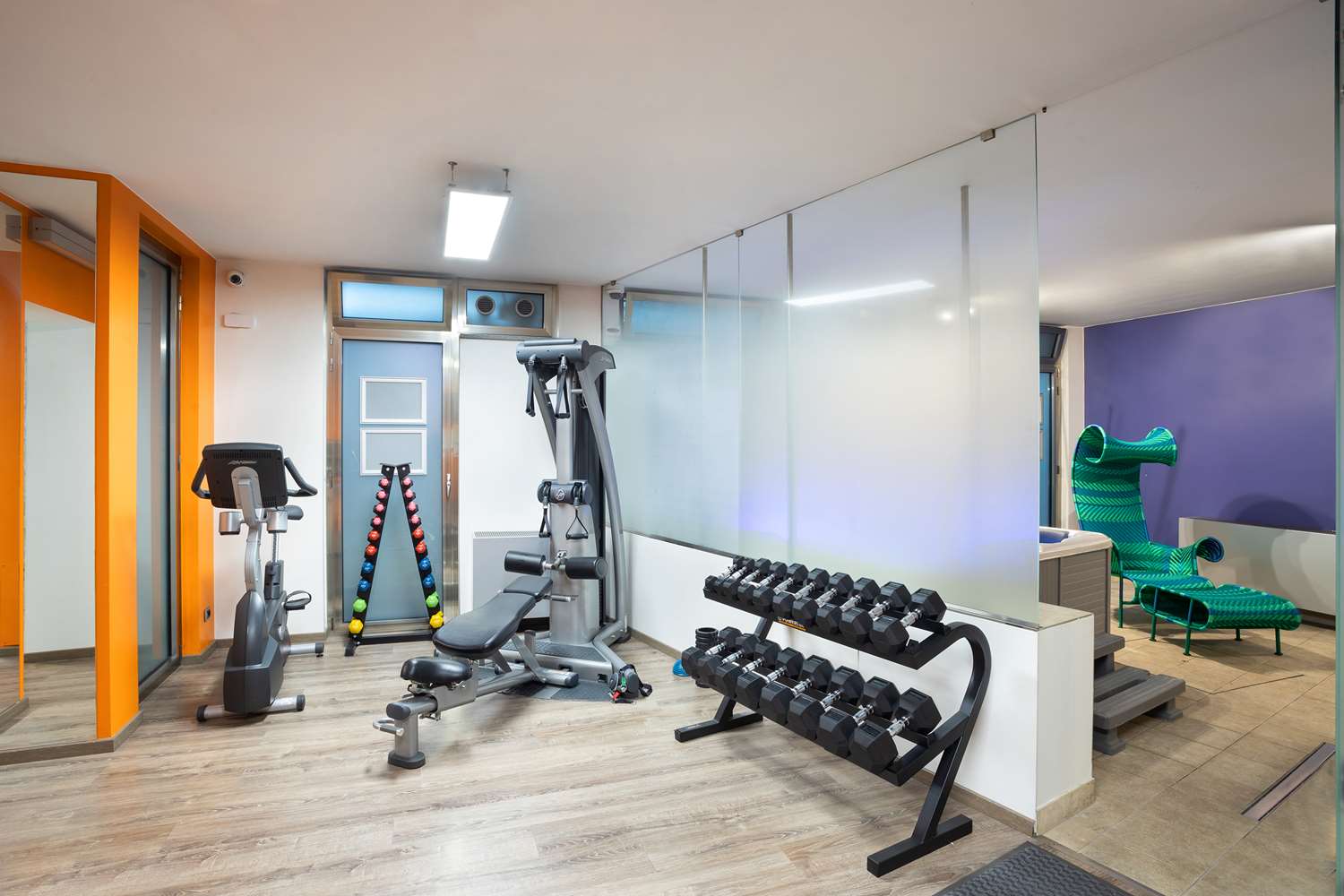 Best Western Plus Executive Hotel And Suites 30/54