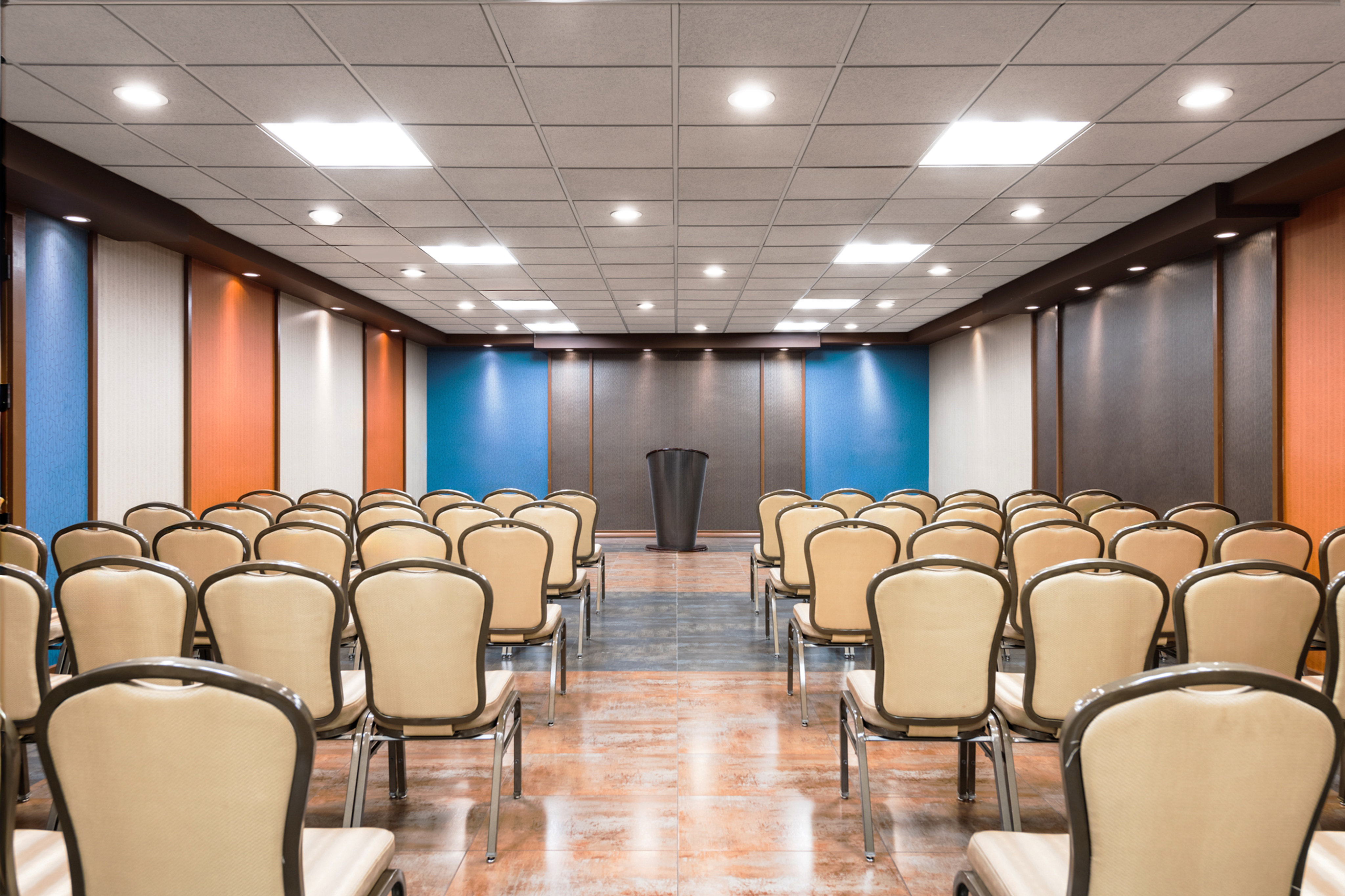 Holiday Inn Newark International Airport An Ihg Hotel 67/84