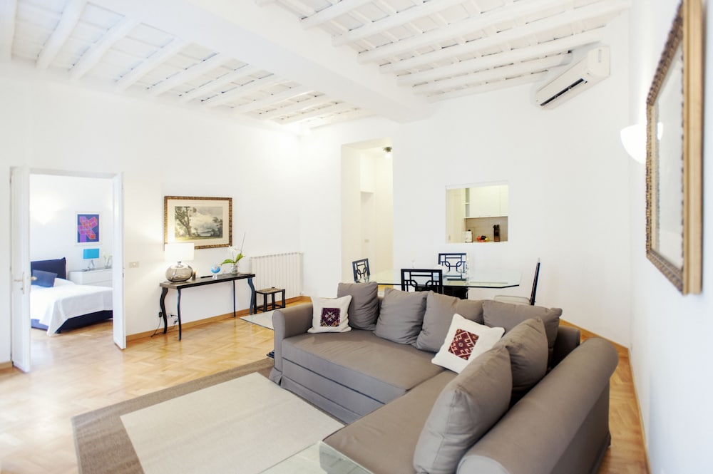 S Andrea - WR Apartments 10/15