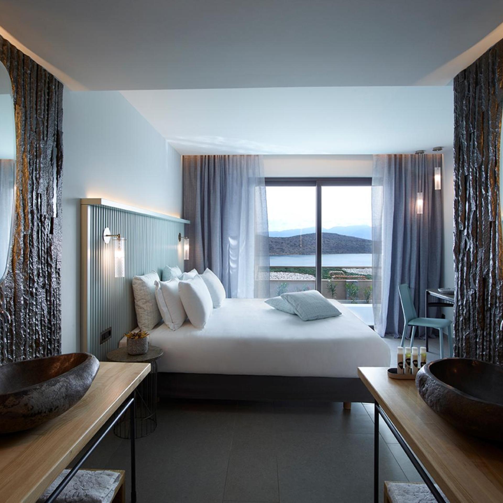 3 Bedrooms, Pool, Prestige, Family, Suite, Sea View