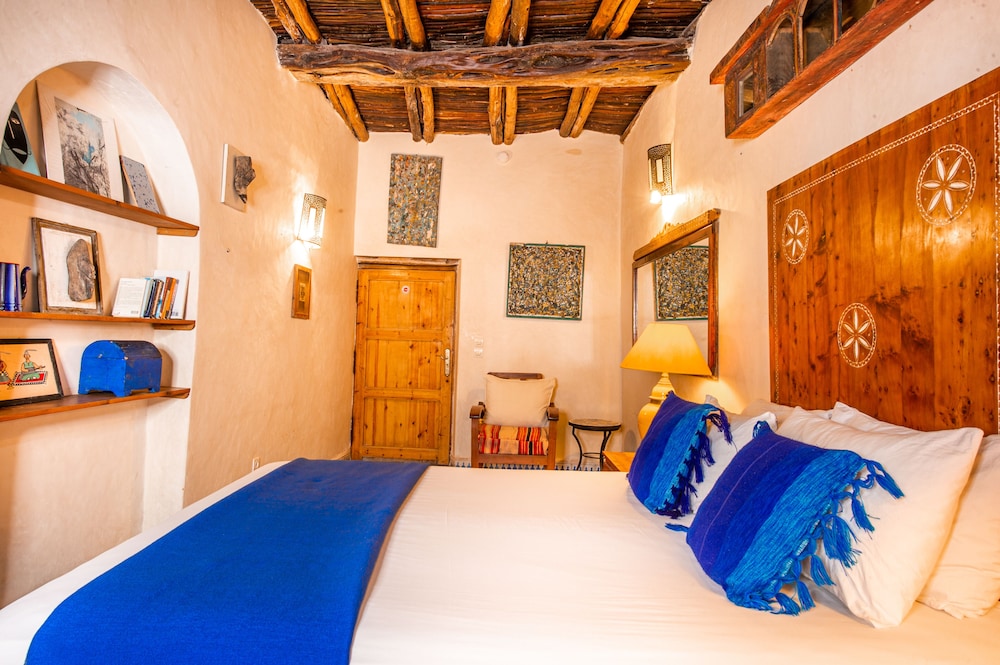 DELUXE, DOUBLE BED
