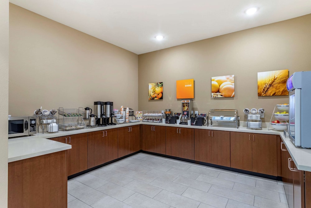 Comfort Inn & Suites Waller TX 29/36