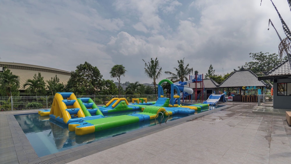 The Wujil Resort and Conventions Semarang 35/43