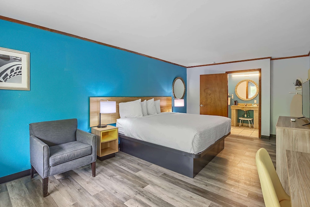 Days Inn by Wyndham Foley 10/33