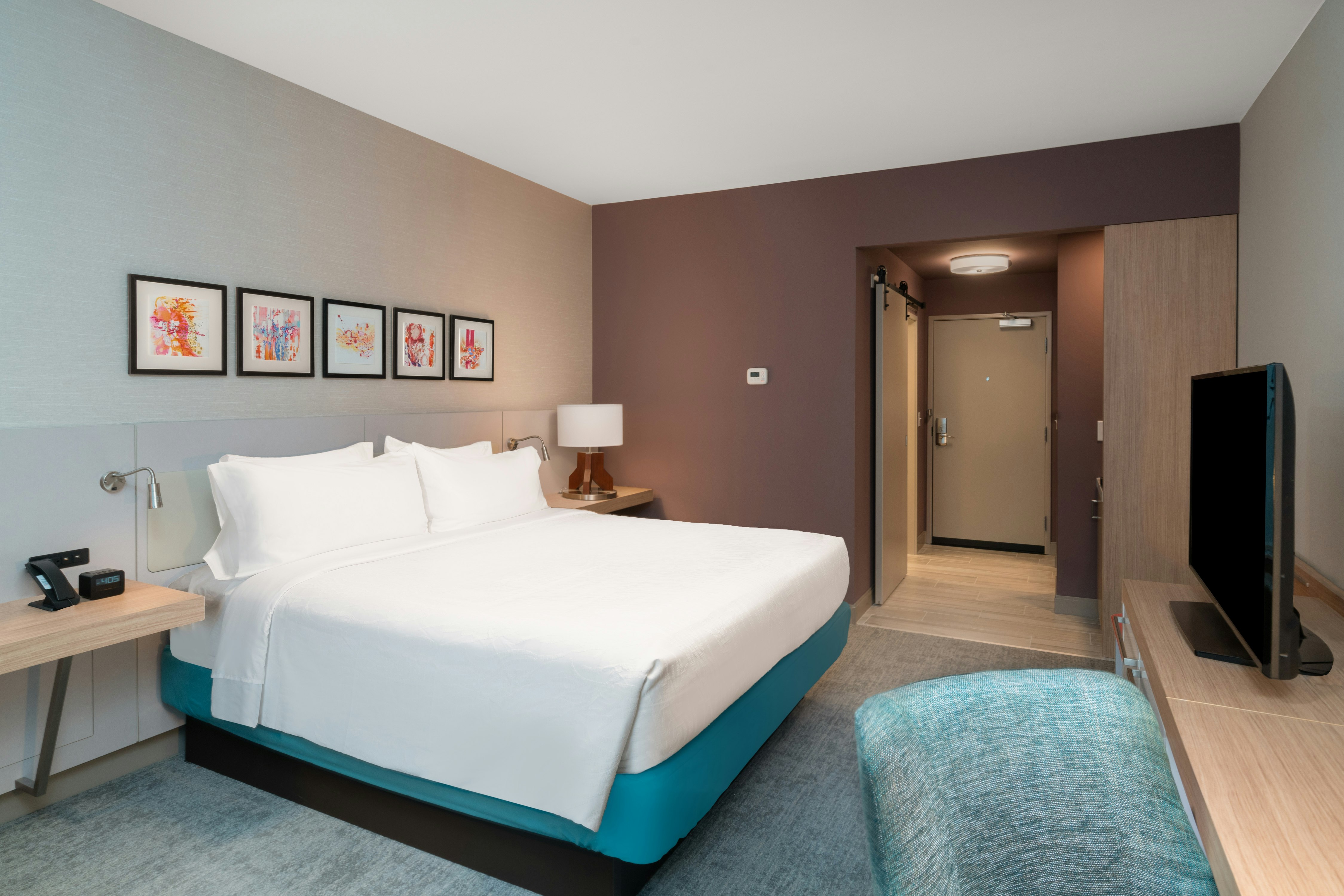 ROOM, KING BED