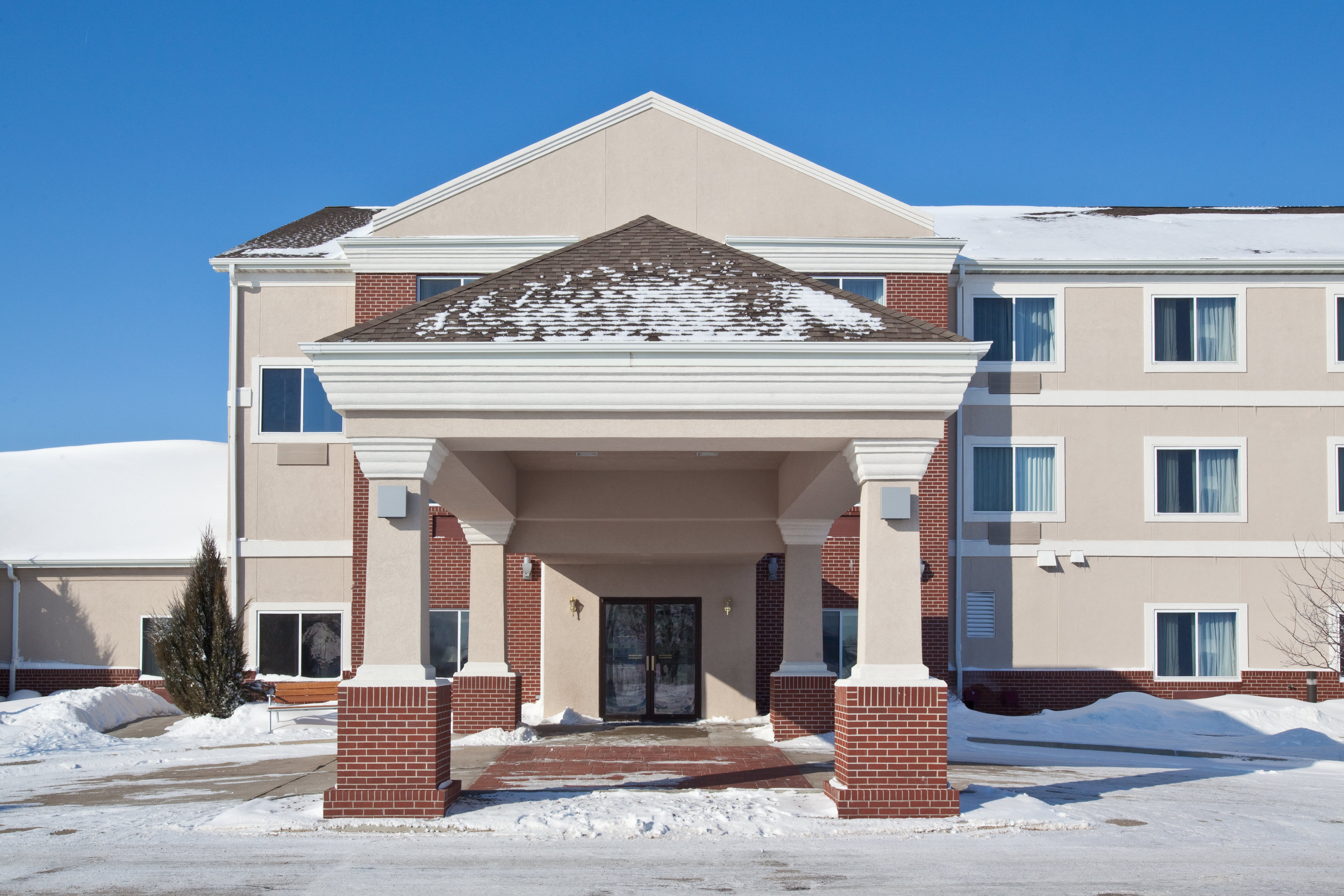 Holiday Inn Express O Neill 3/40