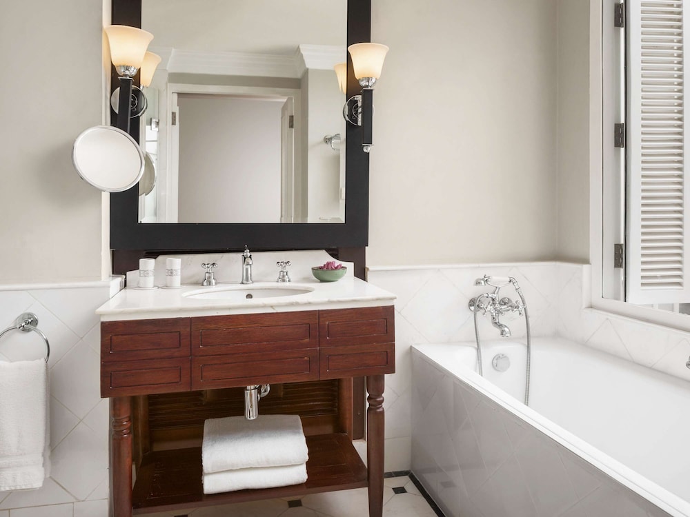 Raffles Hotel Le Royal 25/78