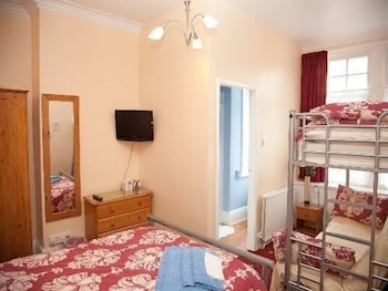 The Meltham Guest House 7/29