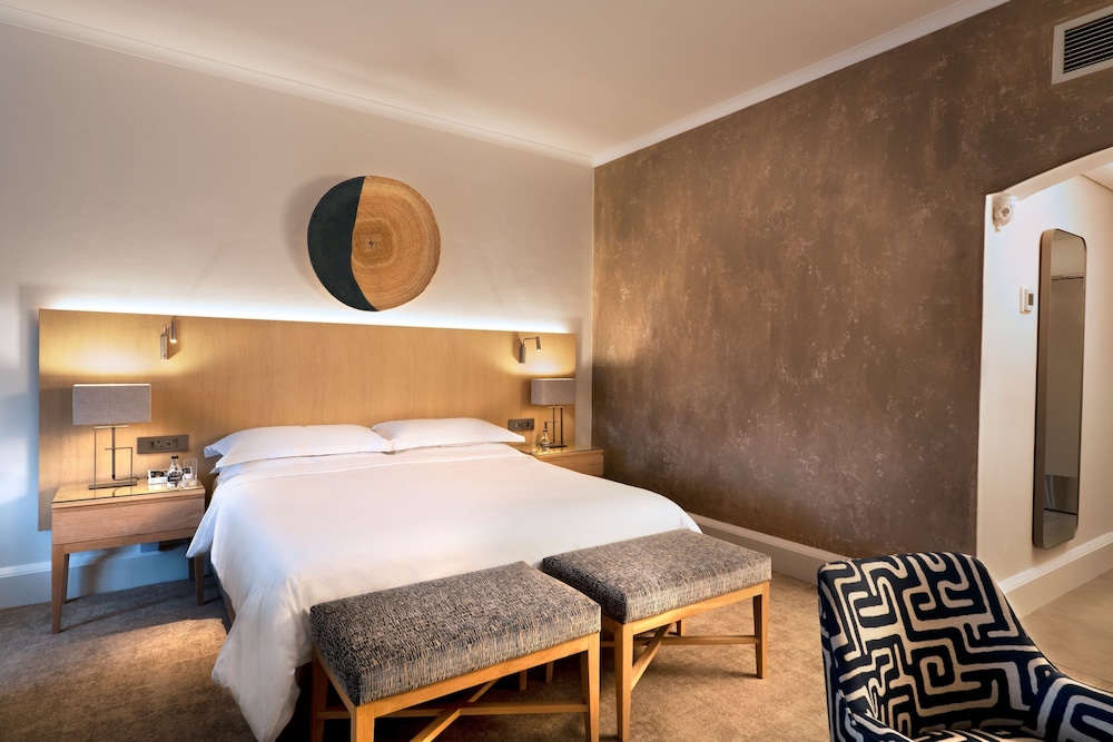 The Victoria & Alfred Hotel 12/50