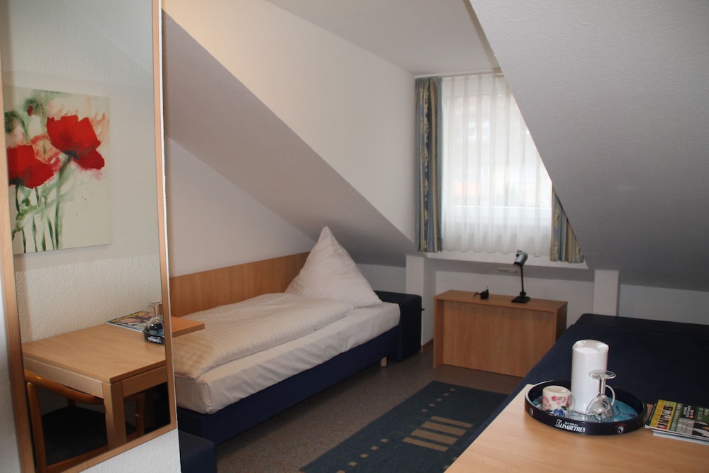 HOTEL RIESENJunior by Trip Inn 13/33