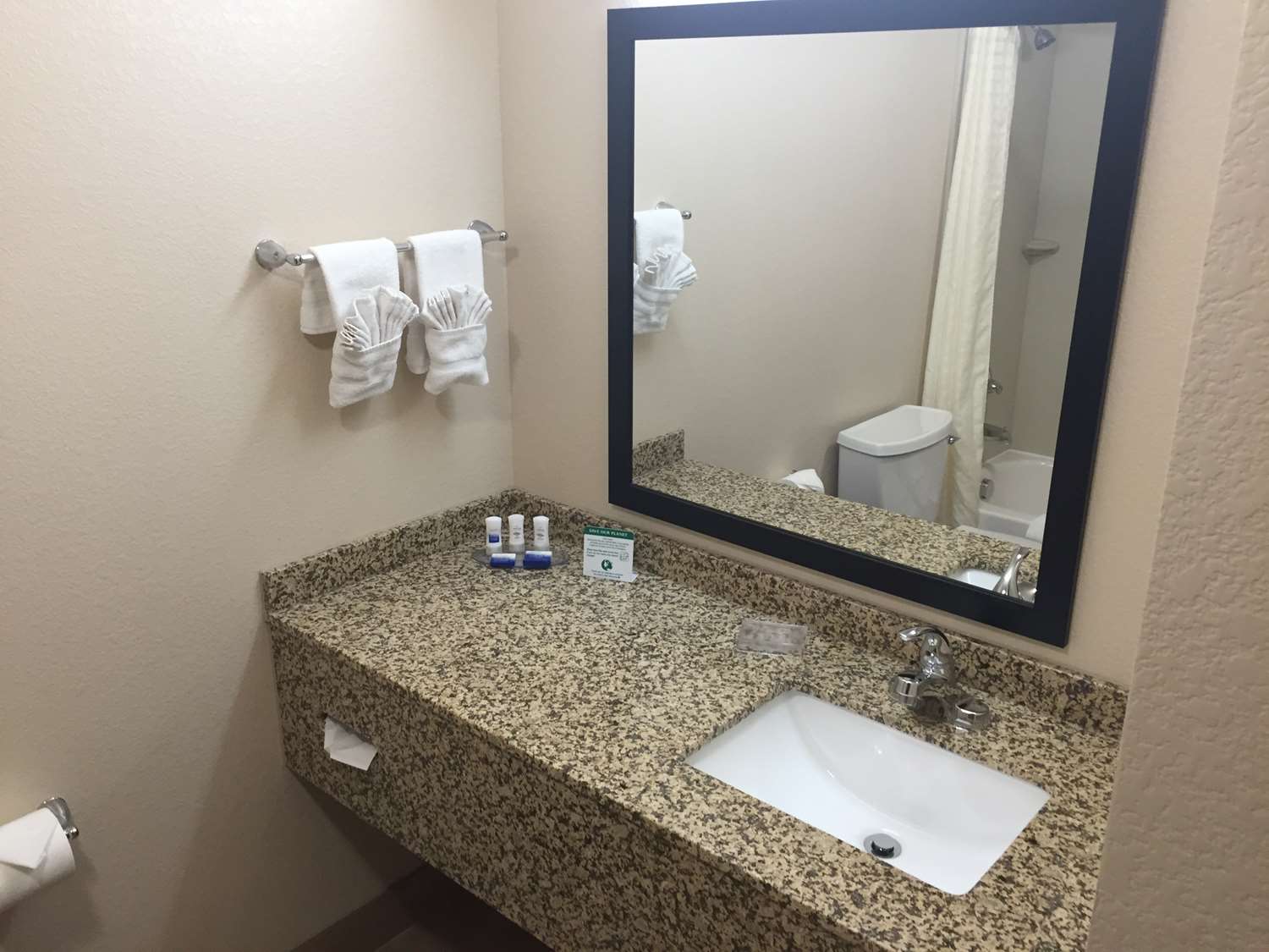 غرفة بسرير كينج، Best Western Plus Gateway Inn & Suites 7/9