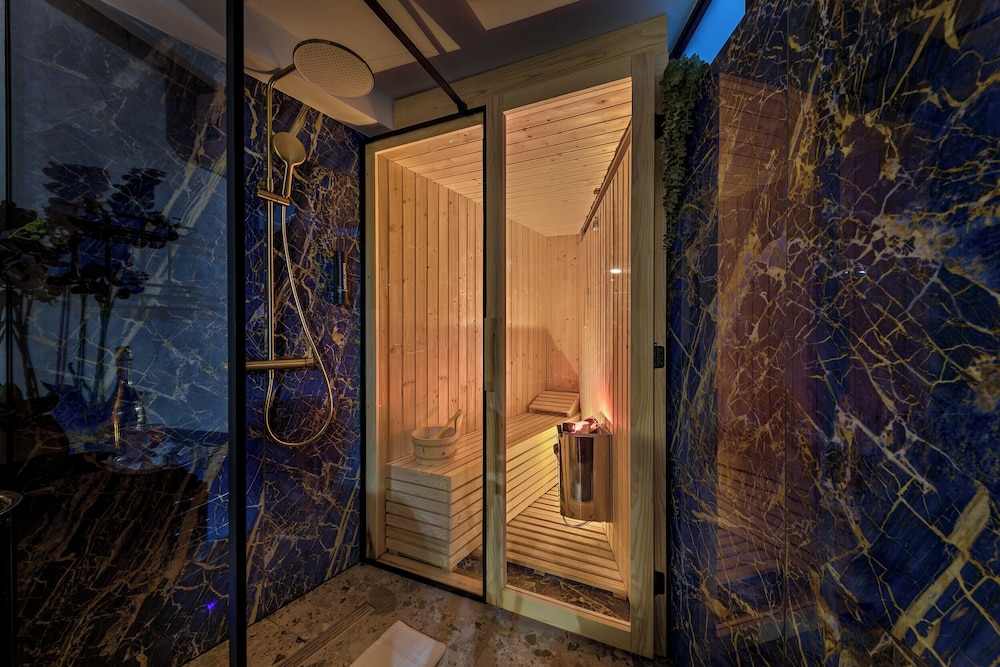 Meridien Luxury Apartments 25/50