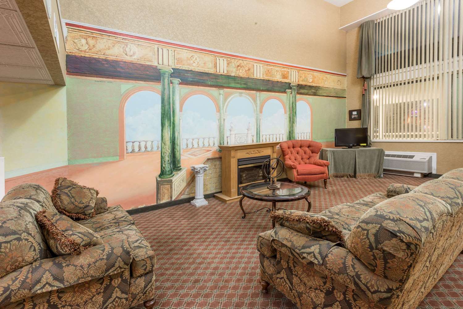 Days Inn by Wyndham Columbus IN 34/37