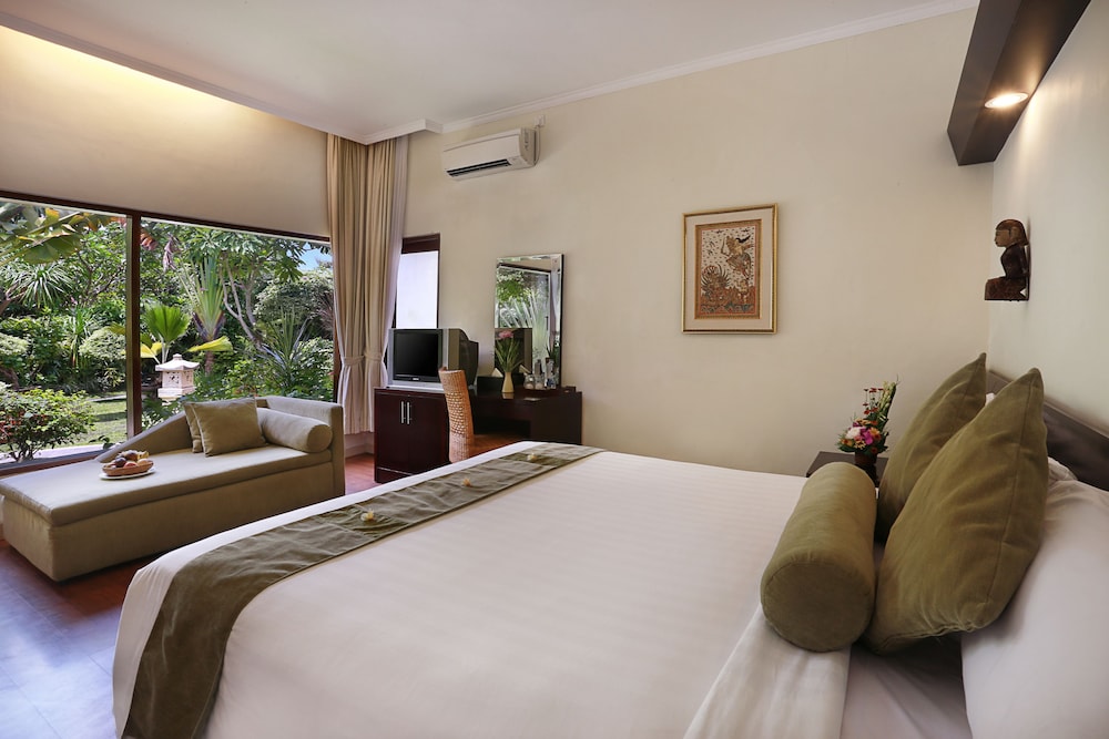 Respati Beach Hotel 28/66